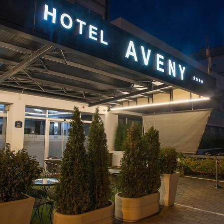 Garni Hotel Aveny ชาชาค ภายนอก รูปภาพ