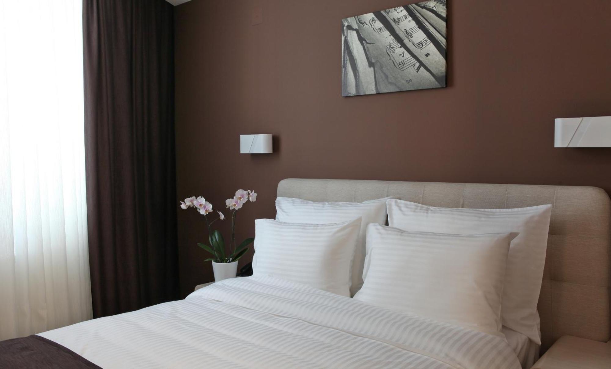 Garni Hotel Aveny ชาชาค ห้อง รูปภาพ