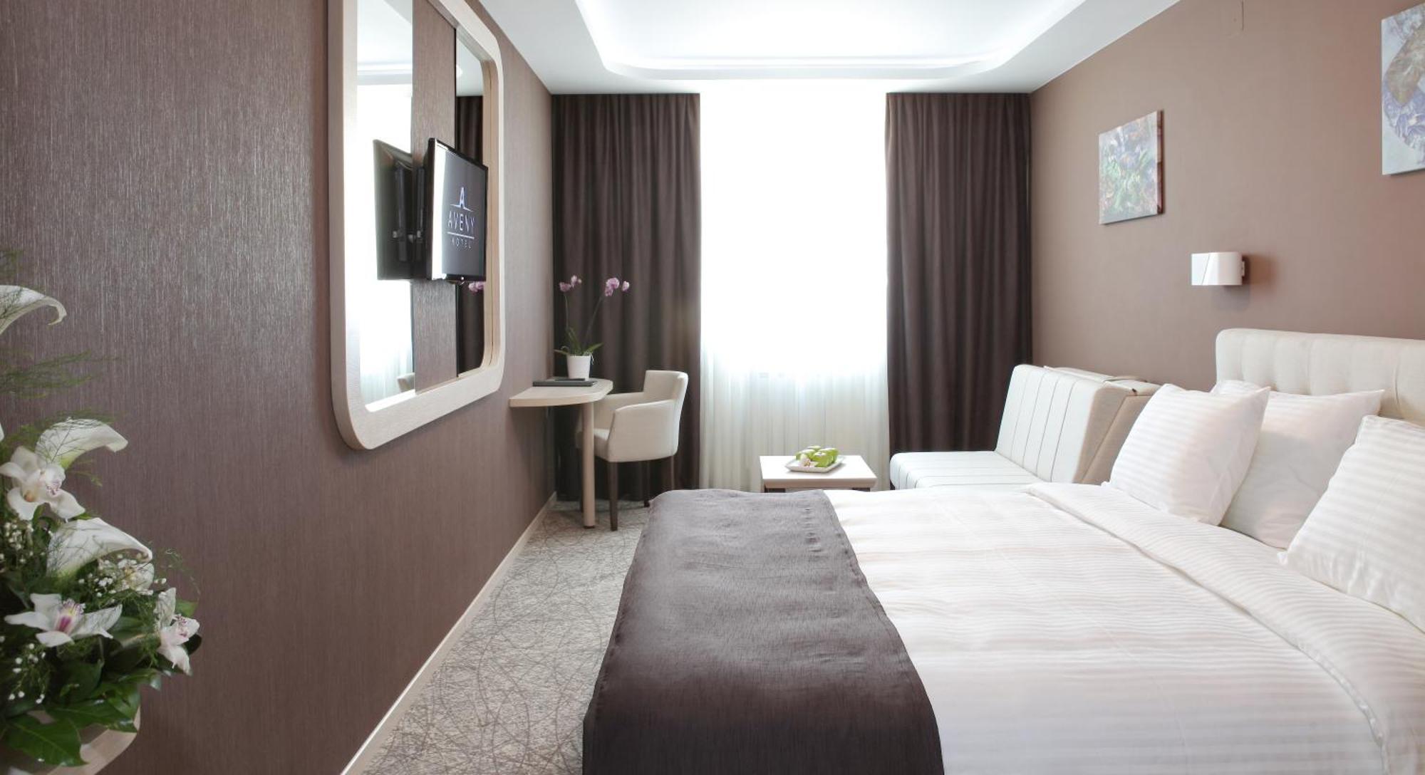 Garni Hotel Aveny ชาชาค ภายนอก รูปภาพ