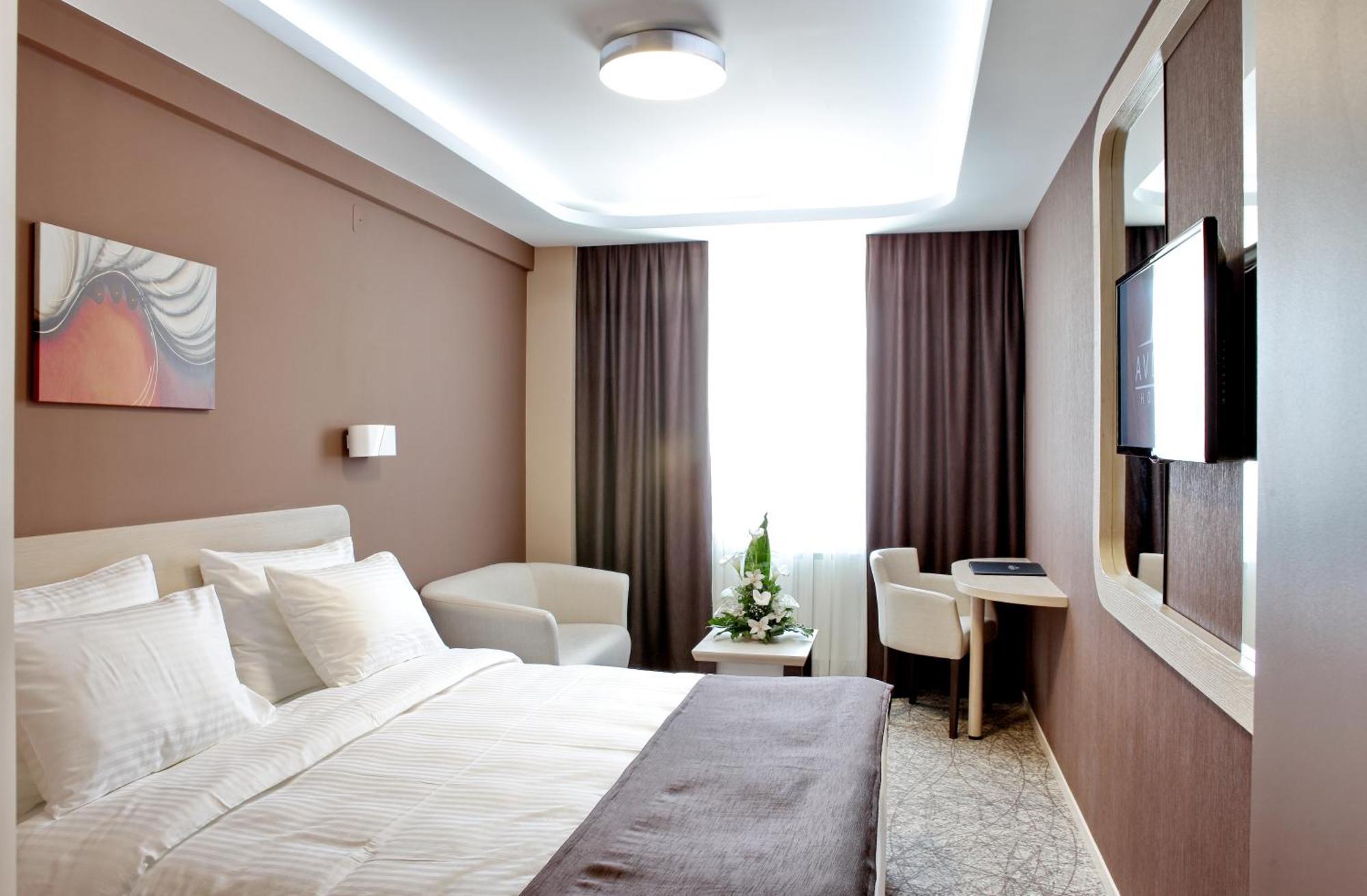 Garni Hotel Aveny ชาชาค ภายนอก รูปภาพ